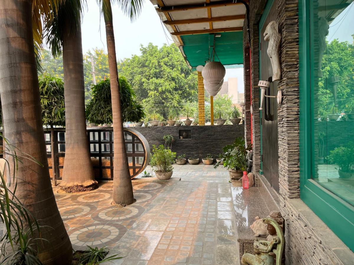 Aakritii Hotels Gurgaon Exterior photo