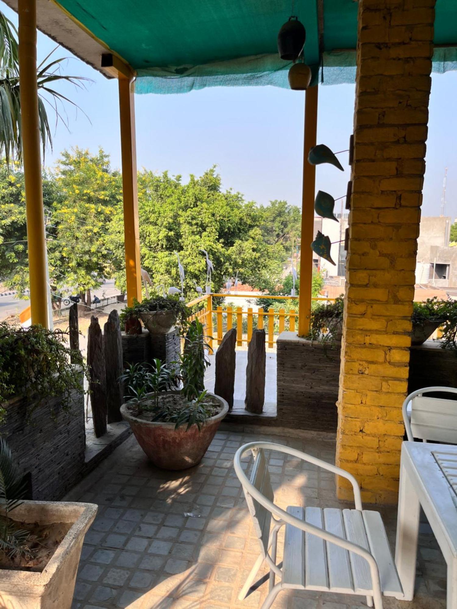 Aakritii Hotels Gurgaon Room photo